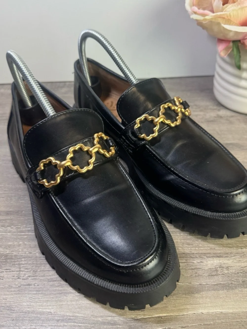 Sam & Libby Remi Vegan Lugsole Loafer with Gold Accents size 8 EUC
